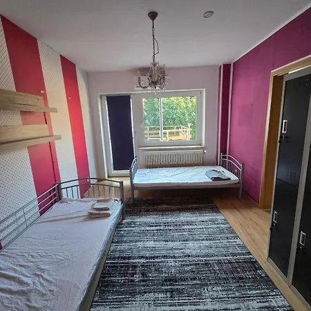 Montageunterkunft In 46045 Oberhausen Holiday home Oberhausen (North Rhine-Westphalia)